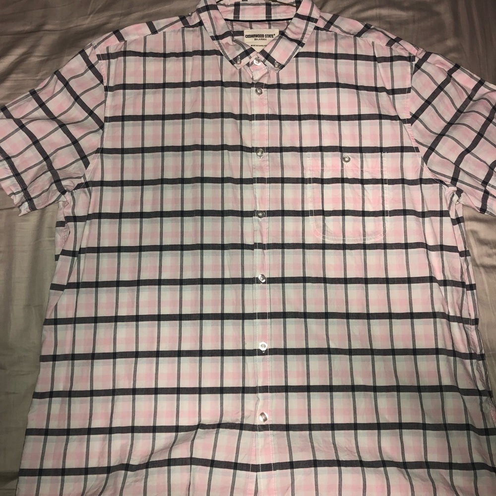 Men’s short sleeve button down